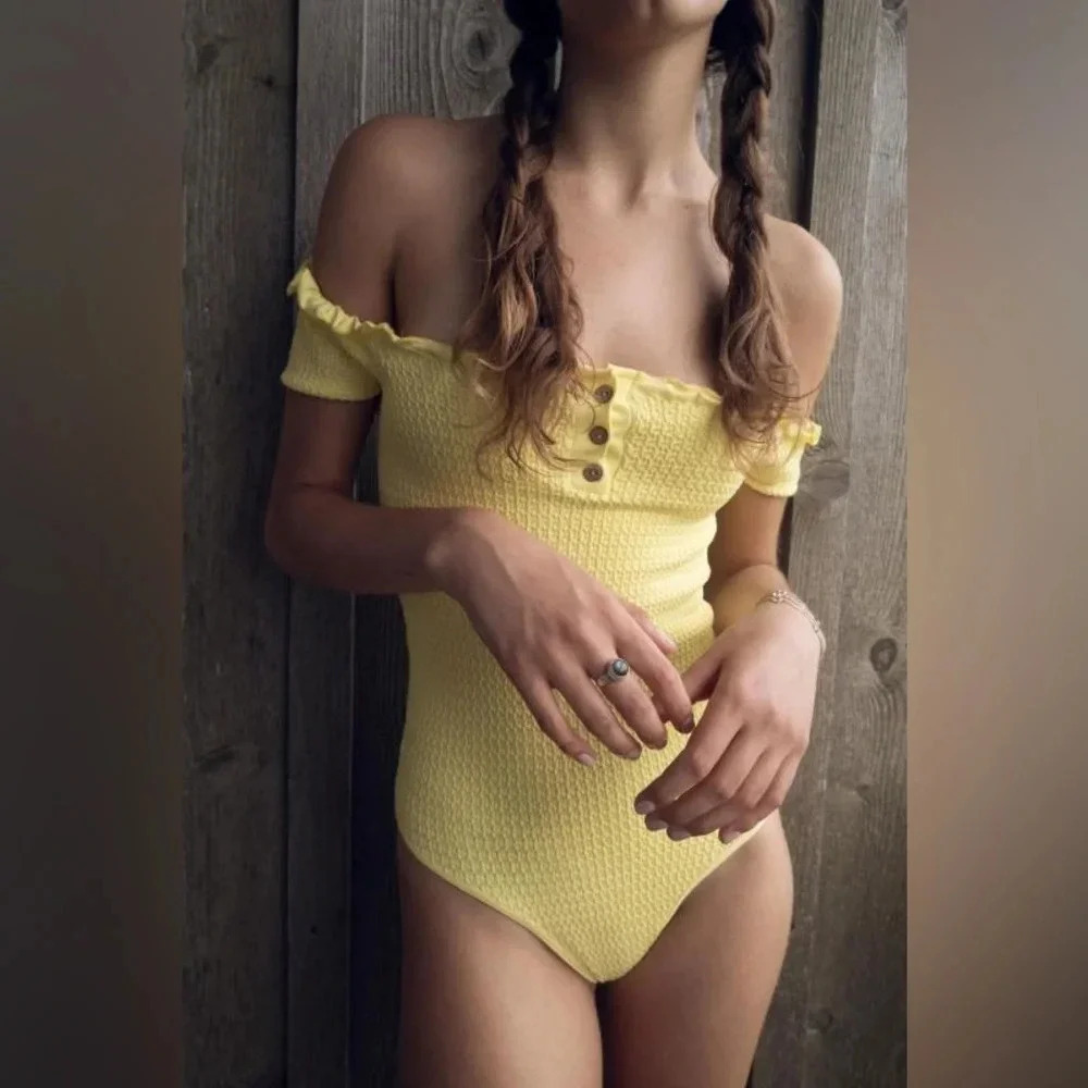 NWOT Urban Outfitters XS Buttercup Off-The-Shoulder One-Piece Swimsuit